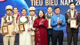 Nữ sinh lớp 9 được vinh danh Gương mặt trẻ Việt Nam tiêu biểu