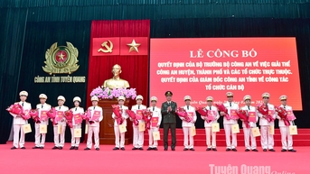 Công an tỉnh Tuyên Quang công bố Quyết định của Bộ trưởng Bộ Công an về giải thể Công an huyện, thành phố