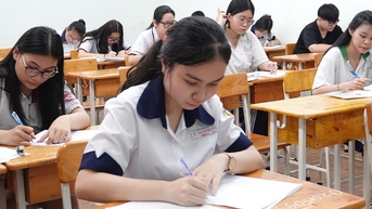 Tăng tự học, thay đổi cách ra đề thi