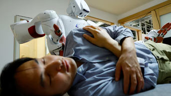 Robot AI tiềm năng thay thế điều dưỡng tại Nhật Bản