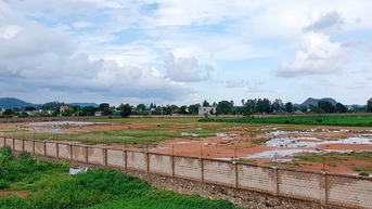 Quang Nam ផ្តោតសំខាន់លើការដោះស្រាយគម្រោង និងការងារដែលត្រូវបានពន្យារពេលយូរមកហើយ។