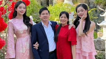 Hoa hậu Thanh Thủy: "Tôi vẫn được bố mẹ lì xì"