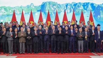 ថ្នាក់ដឹកនាំបក្ស និងរដ្ឋចូលរួមកម្មវិធីកិច្ចប្រជុំ 'អបអរសាទរបក្សដ៏រុងរឿង អបអរសាទរនិទាឃរដូវ At Ty 2025'