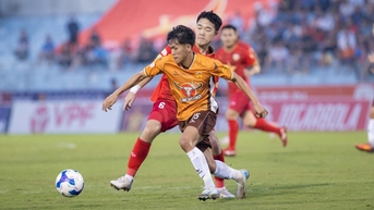 CLB HAGL tìm đường 'vượt núi'