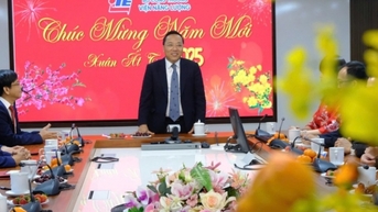 Thứ trưởng Nguyễn Hoàng Long thăm, chúc Tết Viện Năng lượng