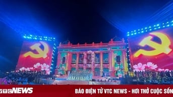 Xúc động chương trình nghệ thuật đặc biệt '95 năm