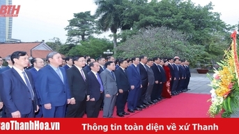 Đoàn đại biểu Đảng bộ tỉnh dâng hương kỷ niệm 95 năm Ngày thành lập Đảng Cộng sản Việt Nam tại Khu văn hóa tưởng niệm Chủ tịch Hồ Chí Minh