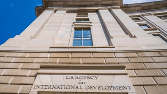Mỹ sa thải các quan chức và có thể đóng cửa cơ quan viện trợ USAID