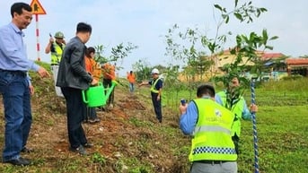 Trồng nhiều cây xanh trên các tuyến quốc lộ qua các tỉnh Bắc Trung Bộ