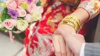 Cô dâu bật khóc nói 1 câu chí lý khi cha mẹ cho của hồi môn lớn trong khi nhà trai 'ki bo'