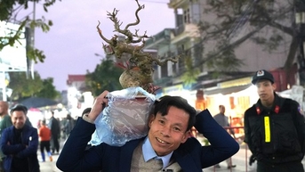 ផ្សារ​វៀង​មាន​ភាព​អ៊ូអរ​មុន​ពិធី​សម្ពោធ​