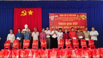 Trên 1,48 triệu lượt hộ nghèo, cận nghèo có quà Tết với tổng trị giá trên 786 tỷ đồng