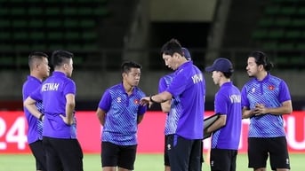 Hành trình vạn gian nan của HLV Kim Sang-sik