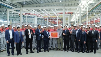 Đồng chí Bí thư Tỉnh ủy thăm, động viên công nhân, người lao động tại các khu công nghiệp