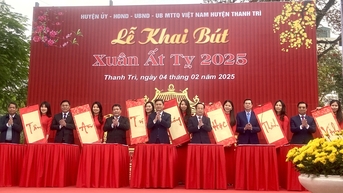 Phó Chủ tịch UBND Thành phố Hà Minh Hải dự lễ Khai bút tại huyện Thanh Trì