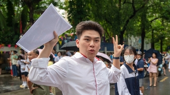하노이 토목공학대학교는 SAT 점수 1,200점 이상의 지원자를 직접 입학시킵니다.