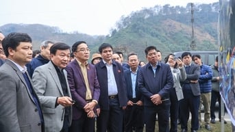 Sớm đầu tư đường sắt Lào Cai - Hà Nội