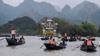 Chùa Hương 2025 dự đón 20.000 lượt khách ngày khai hội