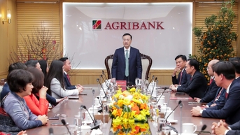 Lãnh đạo Ngân hàng Nhà nước thăm và chúc Tết Agribank nhân ngày làm việc đầu tiên của năm mới Ất Tỵ 2025