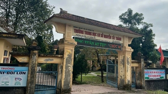 ប៉ូលិស​ស៊ើប​អង្កេត​ករណី​នារី​ល្បួង​សិស្ស​នៅ​មុខ​ទ្វារ​សាលា