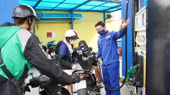 Xăng E5 RON 92 tăng, xăng RON 95 và dầu giảm