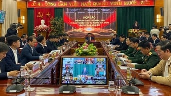 Các tác phẩm dự thi cần kết hợp nhuần nhuyễn giữa lý luận và thực tiễn, giữa “xây” và “chống”