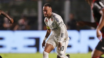 Ra mắt Santos thành công, Neymar lớn tiếng chỉ trích HLV CLB Al Hilal là ‘gã ngốc’