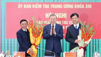 Bàn giao công tác của Chủ nhiệm Ủy ban Kiểm tra Trung ương