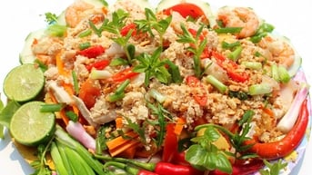 Gỏi trứng cá chuồn, đến Quảng Nam không ăn quá tiếc