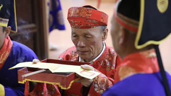 ពិធីបូជានិទាឃរដូវនៅភូមិថៃដួង