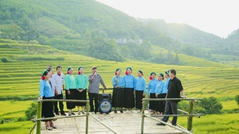 Thưởng ngoạn lễ hội xuân ở Tiên Yên