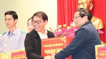 Thủ tướng "đặt hàng" THACO nghiên cứu, sản xuất tàu đường sắt tốc độ cao