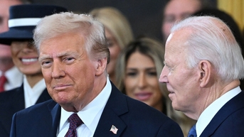 Tổng thống Trump cắt quyền tiếp cận thông tin mật của ông Biden để trả đũa