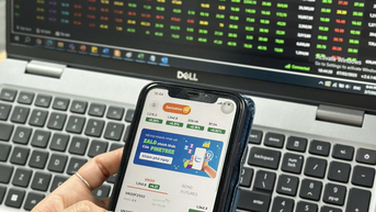 Nên ưu tiên mua cổ phiếu ngành nào?