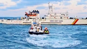 Tàu cá Hàn Quốc bị chìm, trên tàu có người Việt