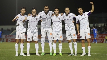 CLB Bình Dương soán ngôi HAGL, CLB Quảng Nam trả giá vì phung phí cơ hội