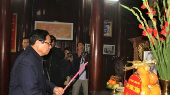 Thủ tướng Phạm Minh Chính dâng hương tưởng niệm cố Thủ tướng Phạm Văn Đồng