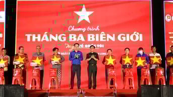 Bồi đắp tình yêu Tổ quốc trong 'Tháng ba biên giới'