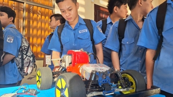 100 đội sinh viên đọ sức thiết kế xe hybrid