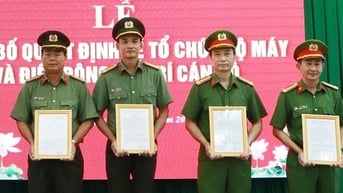Công an Trà Vinh, Vĩnh Long, Đồng Tháp trao các quyết định về công tác cán bộ