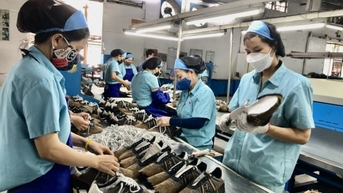 Thiếu lao động - cảnh báo "nóng’ với doanh nghiệp da giày