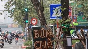 Dẹp biển báo giao thông đánh đố người đi đường