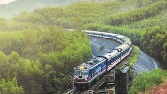 Vận tải đường sắt bất ngờ báo lãi sau 2 tháng hợp nhất