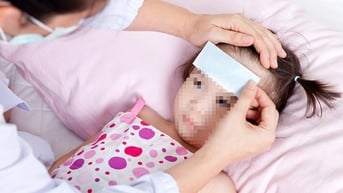 Trẻ sốt cao co giật khi bị cúm, cha mẹ lưu ý điều gì?