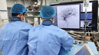 Người đàn ông 51 tuổi ở Phú Thọ nhận tin vui, thoát di chứng đột quỵ và liệt nửa người nhờ được làm điều này