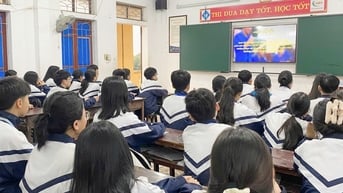 Đề nghị cấp hơn 21,5 tỉ đồng dạy ôn thi cho học sinh lớp 12