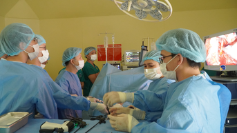 Cha hiến thận hồi sinh cuộc sống con gái