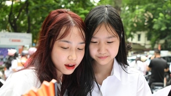 Áp lực thi thử, giữ chỗ
