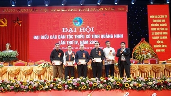 Thực hiện chính sách cung cấp thông tin theo Quyết định 28 nơi vùng cao tỉnh Quảng Ninh: Hỗ trợ Người có uy tín phát huy vai trò (Bài 1)