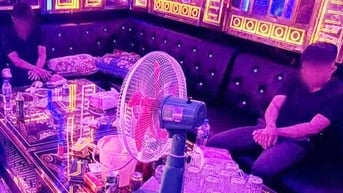 33 người phê ma túy trong quán karaoke ở Long An